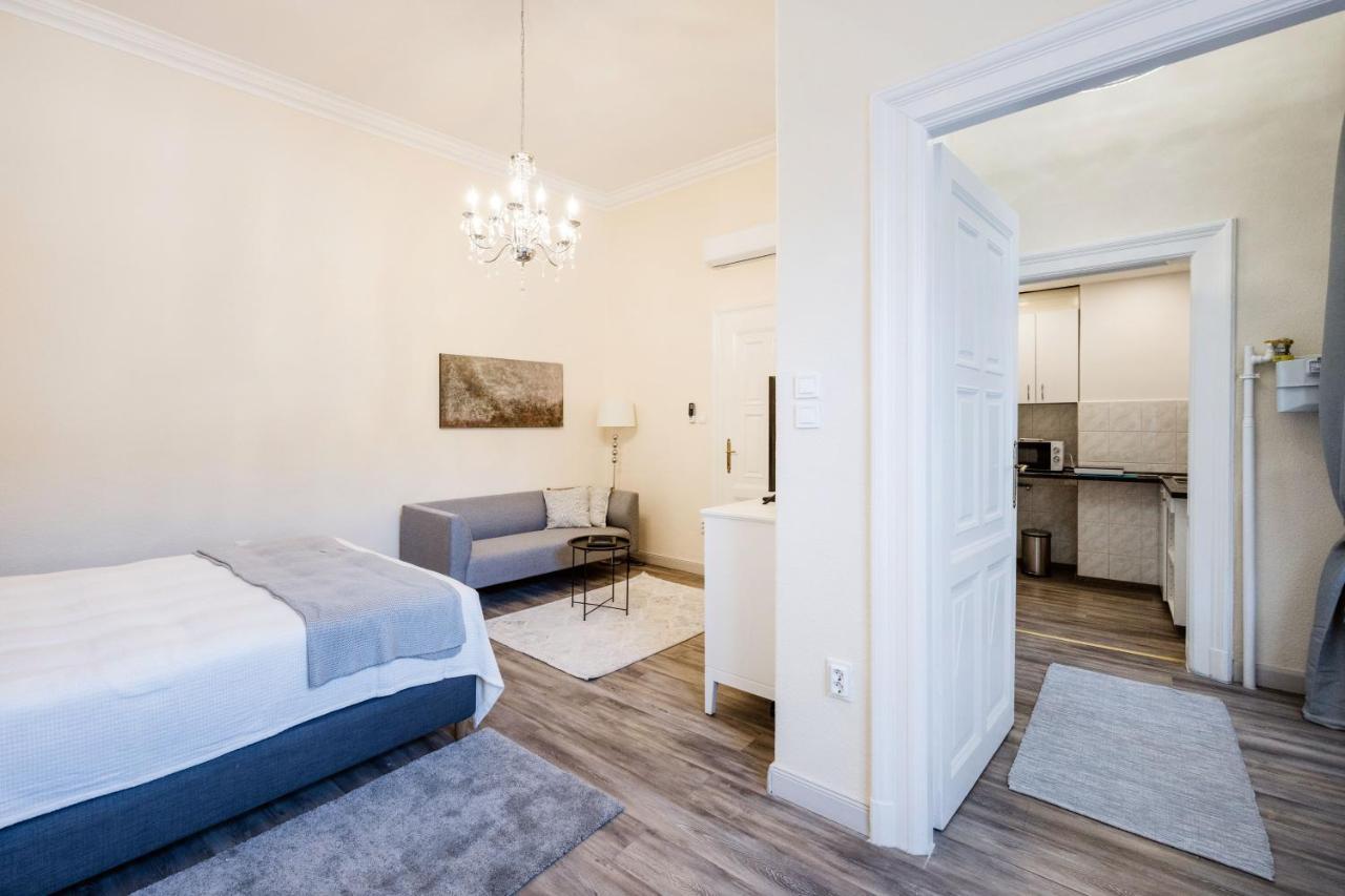 Andrassy 13 Center Apartment Budapest Luaran gambar