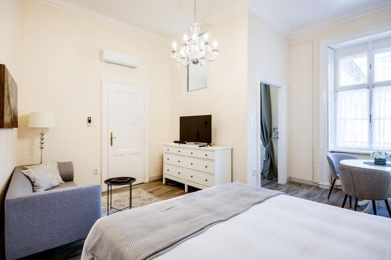 Andrassy 13 Center Apartment Budapest Luaran gambar